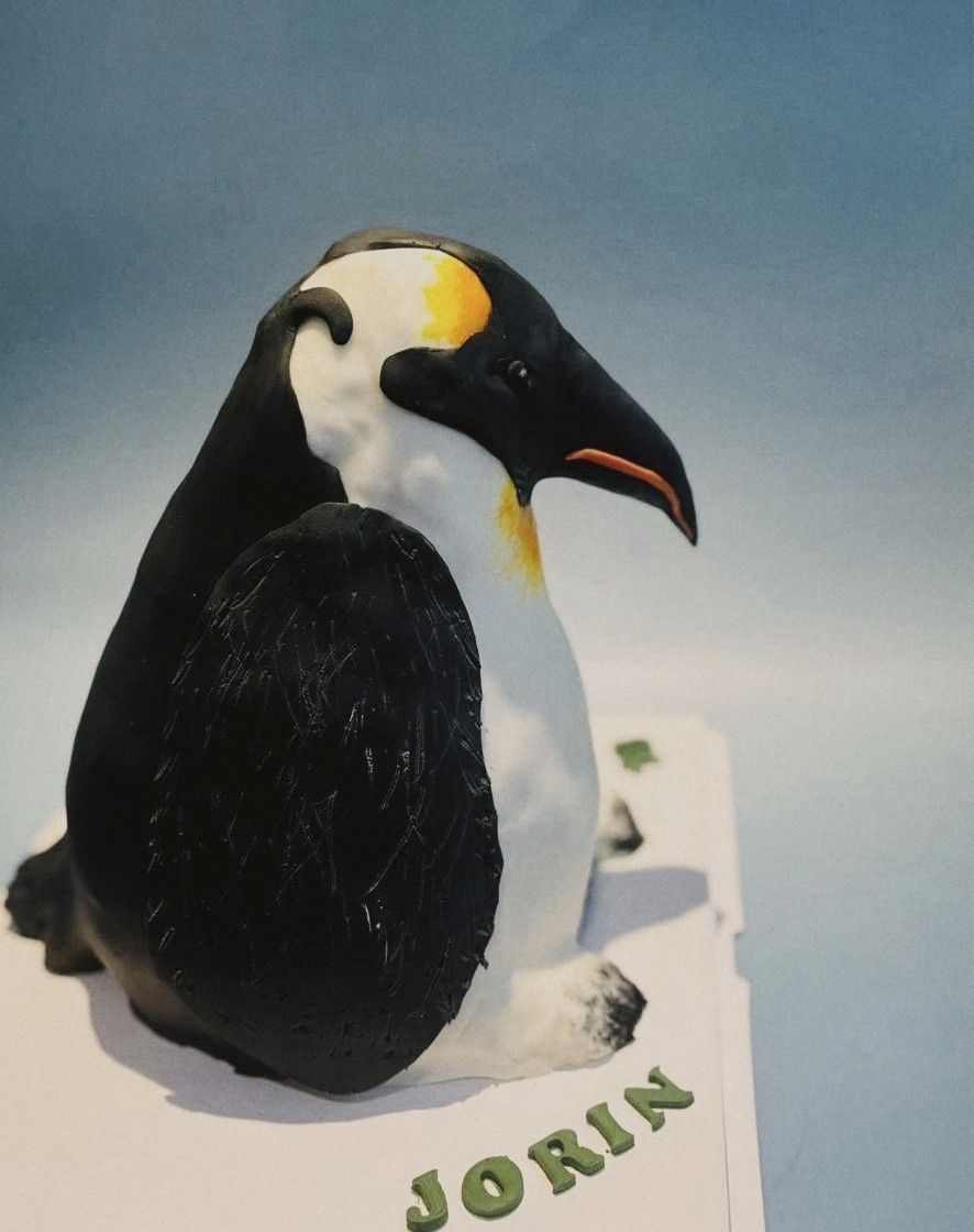 Modellierte Pinguintorte